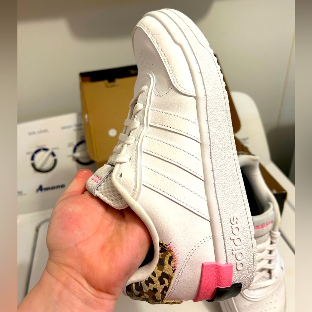 Adidas - Picture 3 of 14